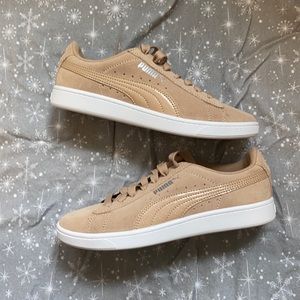 NWOB Puma Tan/Beige Sneaker - Sz 6